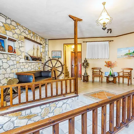 Xenios Loutra Village Mary's House *