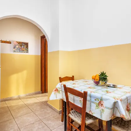 아파트 Xenios Loutra Village Mary's House 아기아 파라스케비