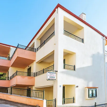 아파트 Xenios Loutra Village Mary's House 아기아 파라스케비