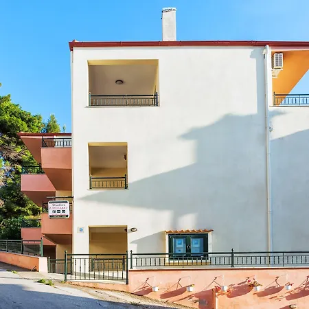 아파트 Xenios Loutra Village Mary's House 아기아 파라스케비