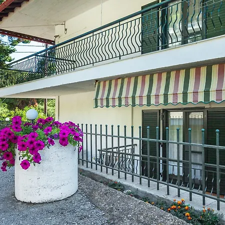 Xenios Loutra Village Mary's House * 아기아 파라스케비